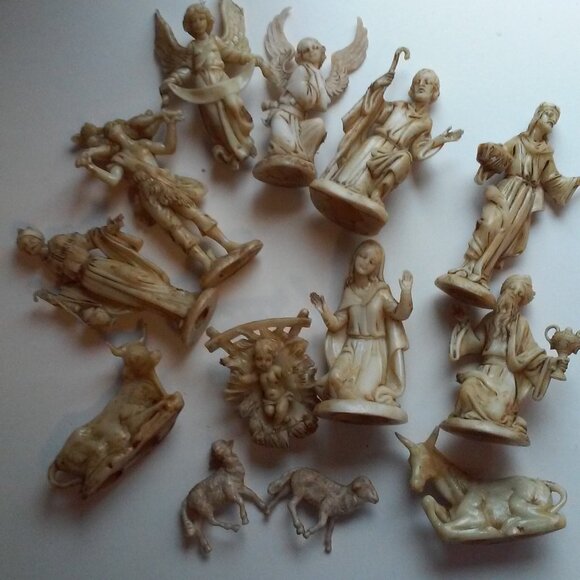 Vintage Collectable TBN Nativity Set 1970s Original Box 13 Pieces Plastic Detail - Picture 6 of 9